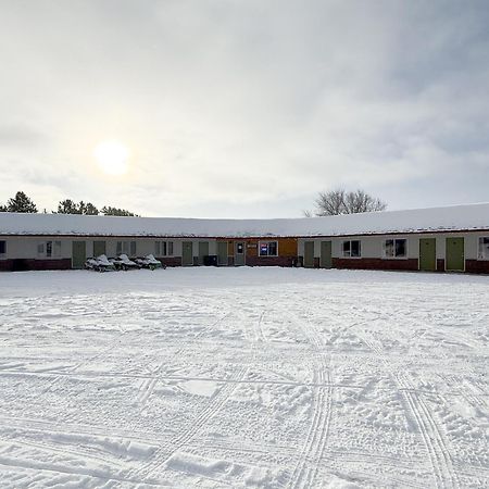 The Trail Inn - Newberry, Mi - Formerly Knollwood Inn - 13467 M-28 المظهر الخارجي الصورة