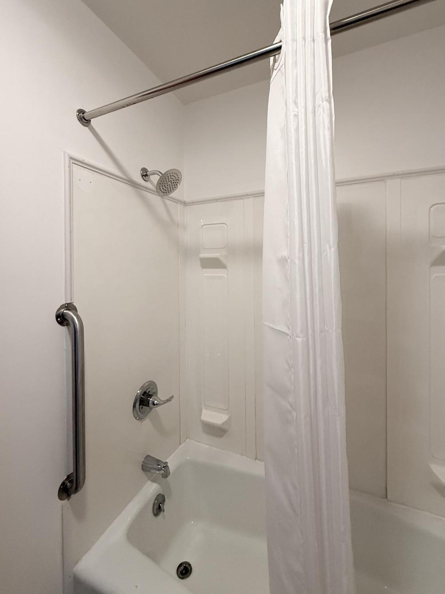 The Trail Inn - Newberry, Mi - Formerly Knollwood Inn - 13467 M-28 المظهر الخارجي الصورة